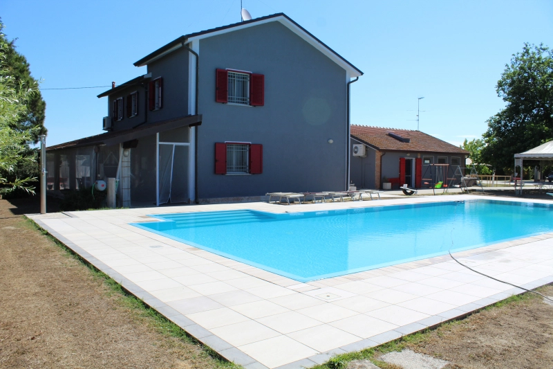 Splendida Villa singola con Piscina all'interno del Parco del Delta del Po - Caligà